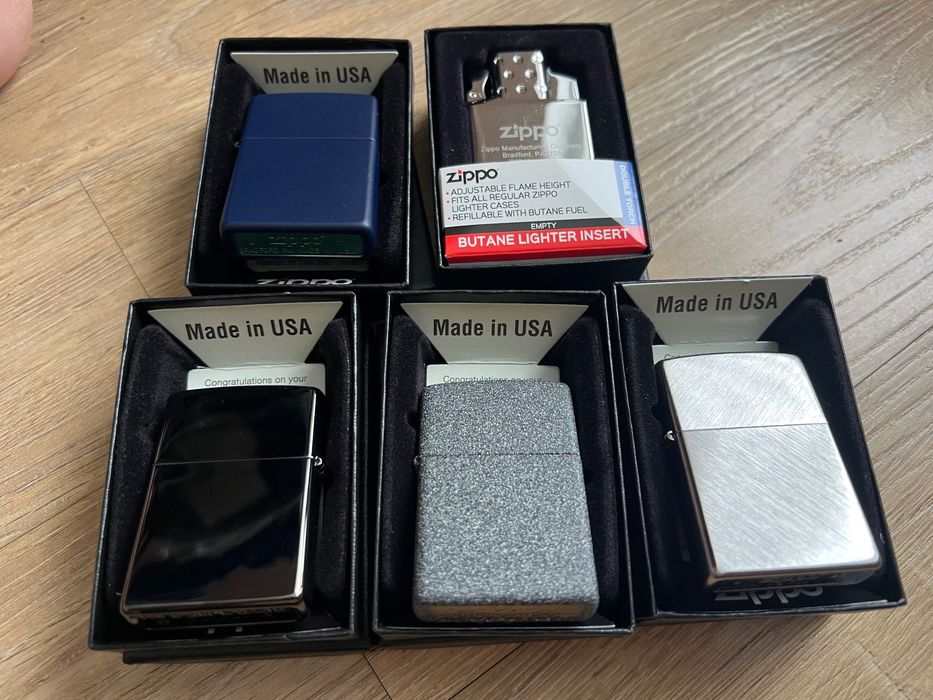 Vand pachet brichete Zippo