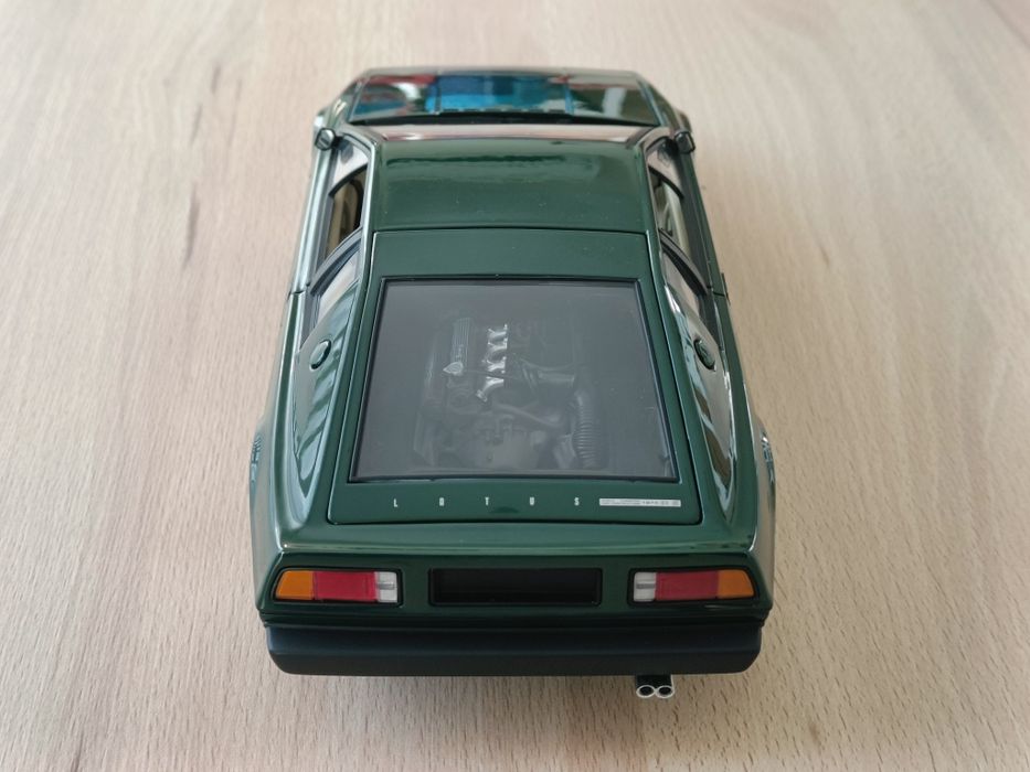 Lotus Esprit, Autoart 1:18
