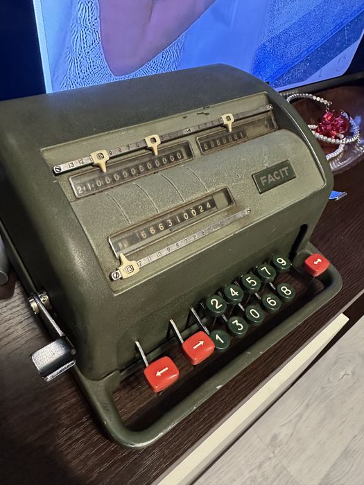 Calculator mecanic FACIT