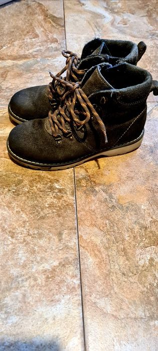 Ghete piele întoarsă marime 33 Zara