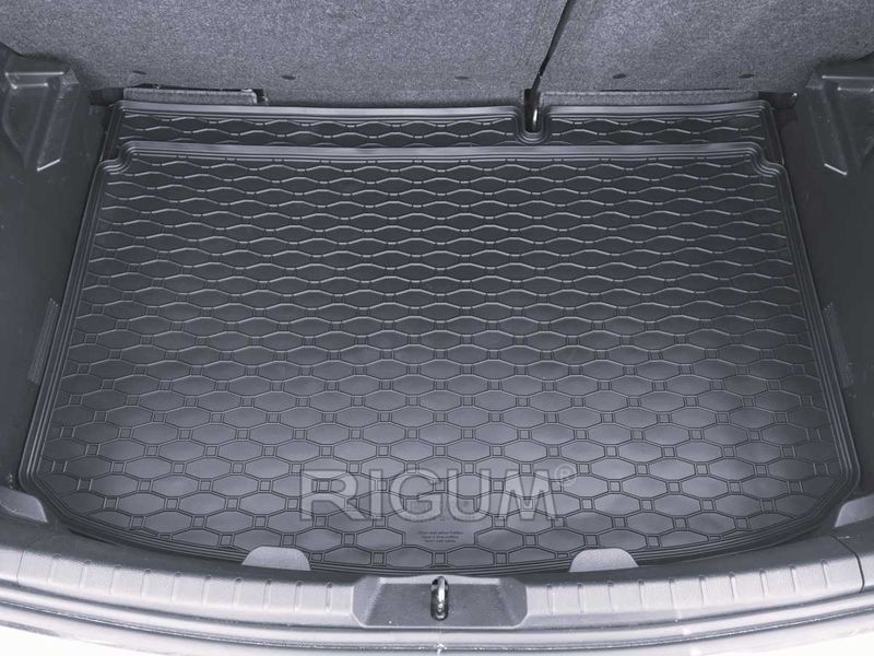 Гумени стелки и багажник TOYOTA YARIS и Hybrid от 2011 до 2019г.