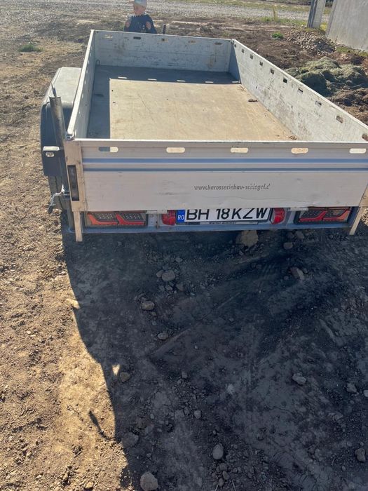 Vând remorcă obloane din aluminiu marca Mayer 2000kg