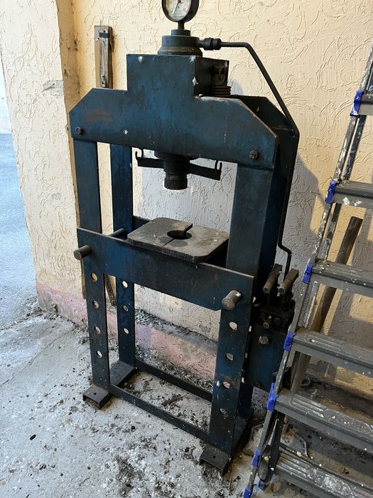 Продам пресс гидровлический