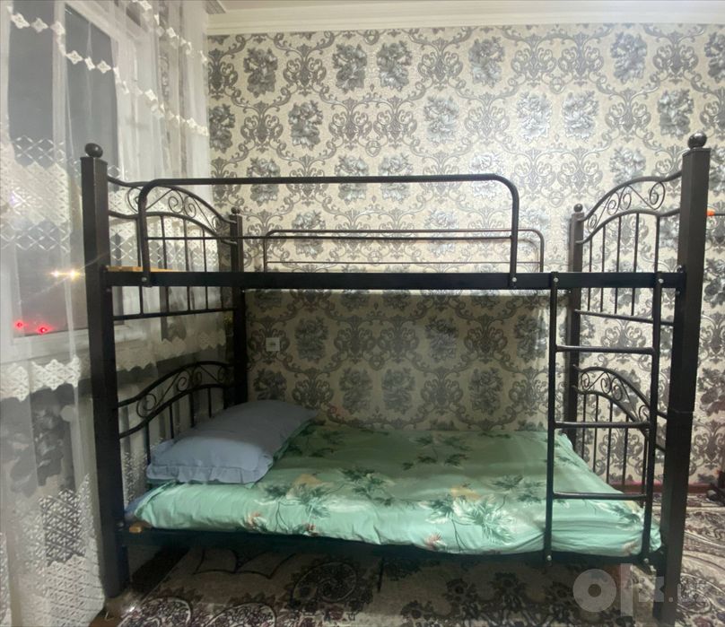 Железный 2 этажный кровать