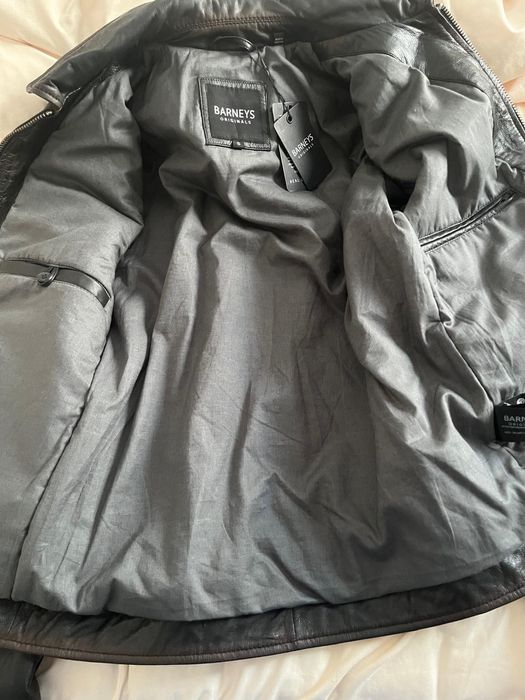 Jacheta de piele nouă cu eticheta