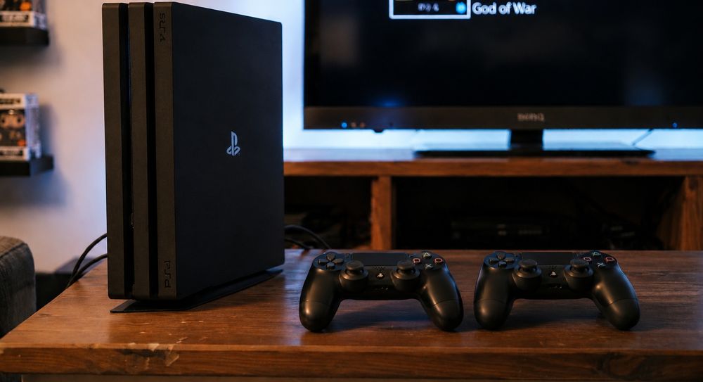 продам playstation 4 pro на 1tb
