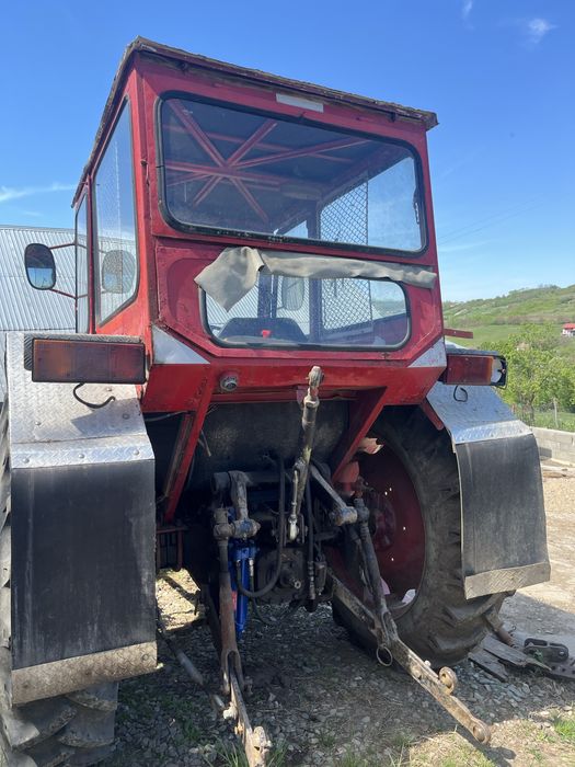 Tractor Universal 651