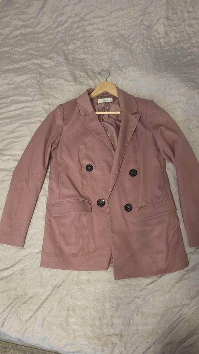 Комплект ,сако и панталон