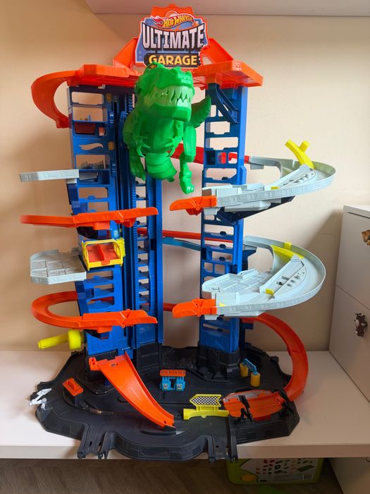 Set de joaca Hot Wheels Ultimate garage