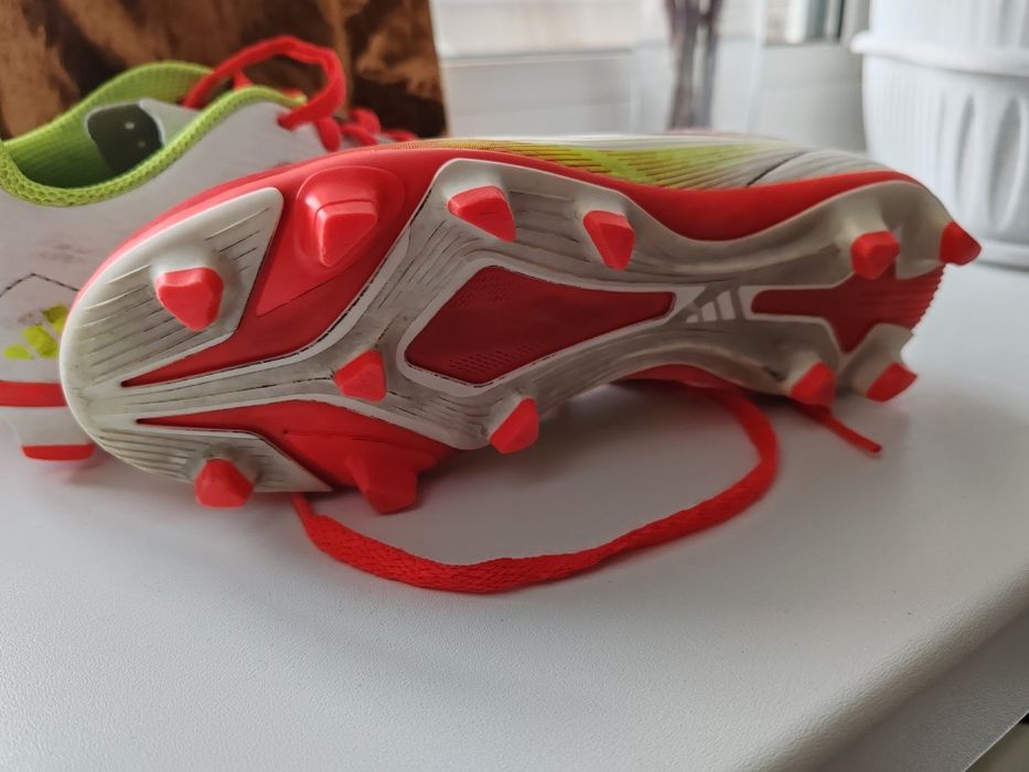 Бутсы футбольные