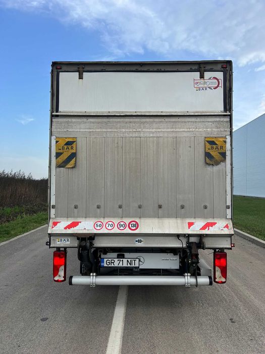 Mercedes Sprinter lift