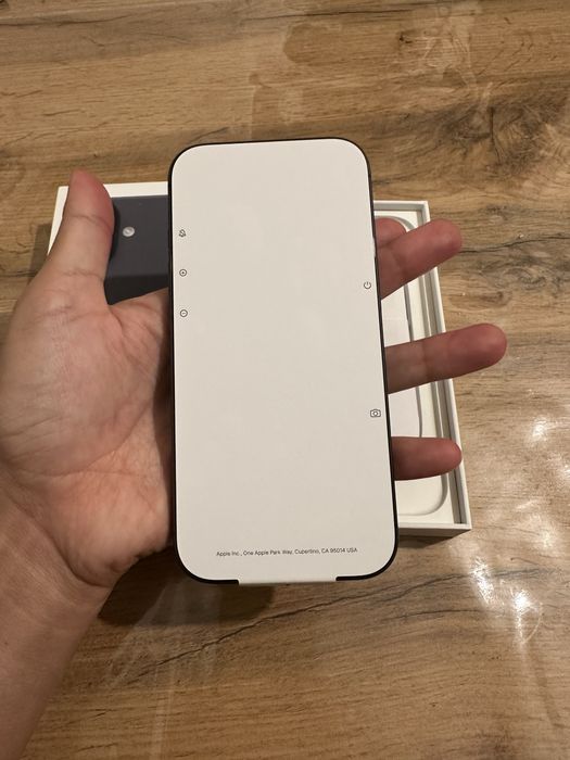 Продаю новый Iphone 17