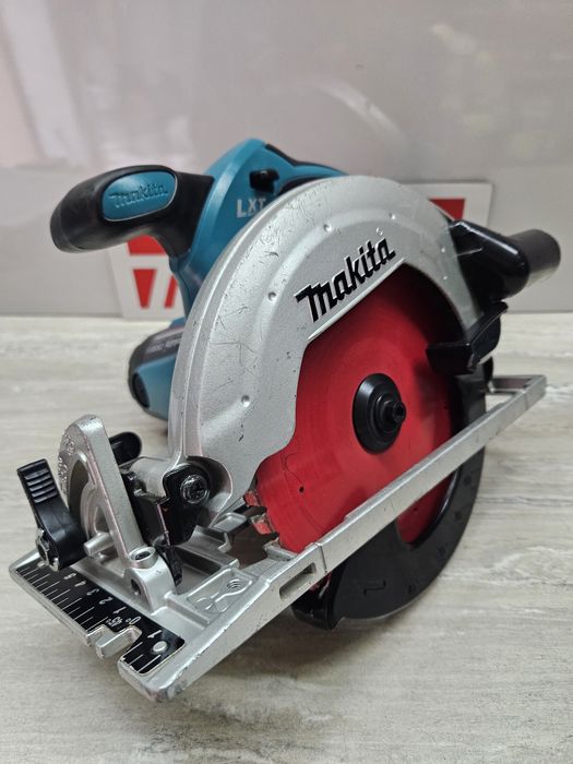 Makita Ръчен Циркуляр DSS611 18V.