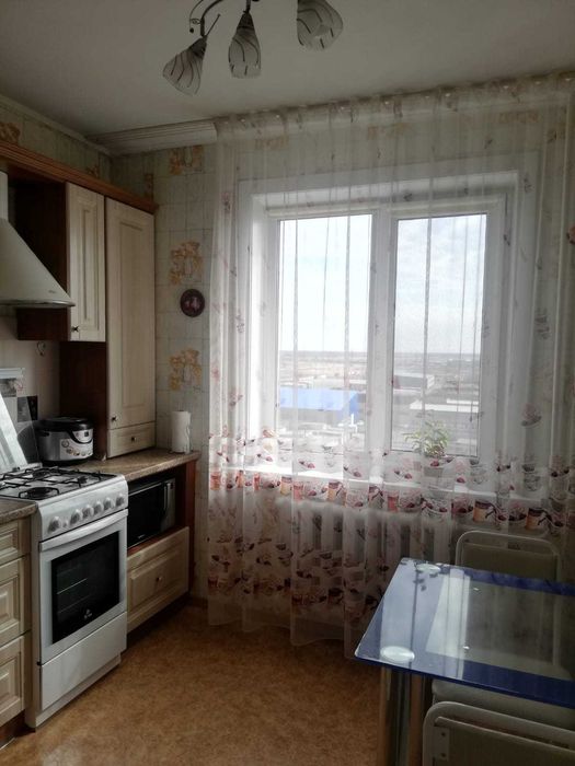 Продам двух комнатную квартиру в 19 микрорайоне.