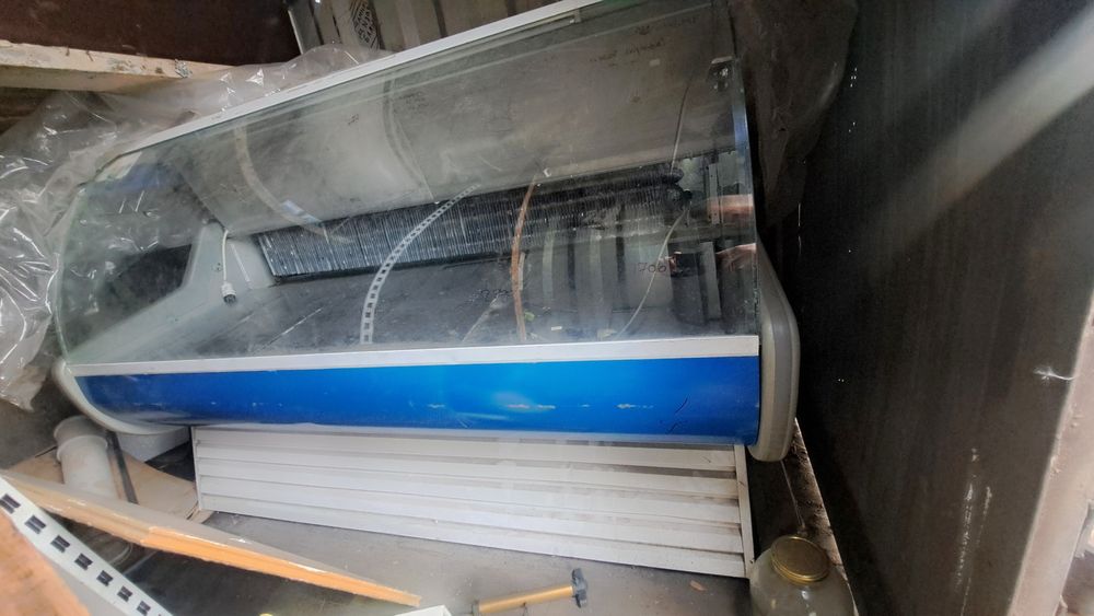 Холодильник витринный