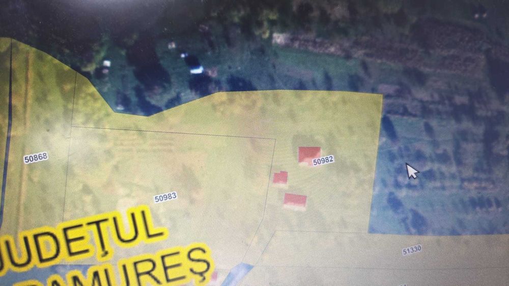 Teren + casa , anexa , sura din lemn in zona foarte linistita cu panorama , Unguras, Dumbravita, Maramures