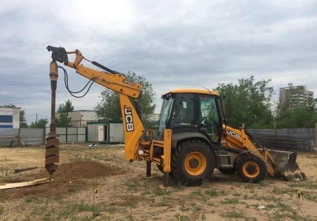 Ямобур на базе jcb 3cx