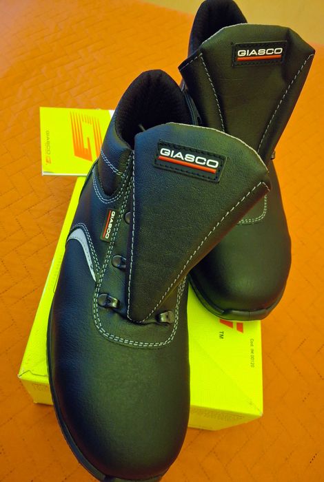 Vând bocanci de lucru Giasco