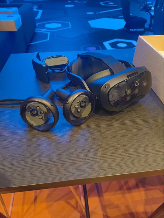 4x Casti VR HTC VIVE Focus Vision (Commercial Edition)