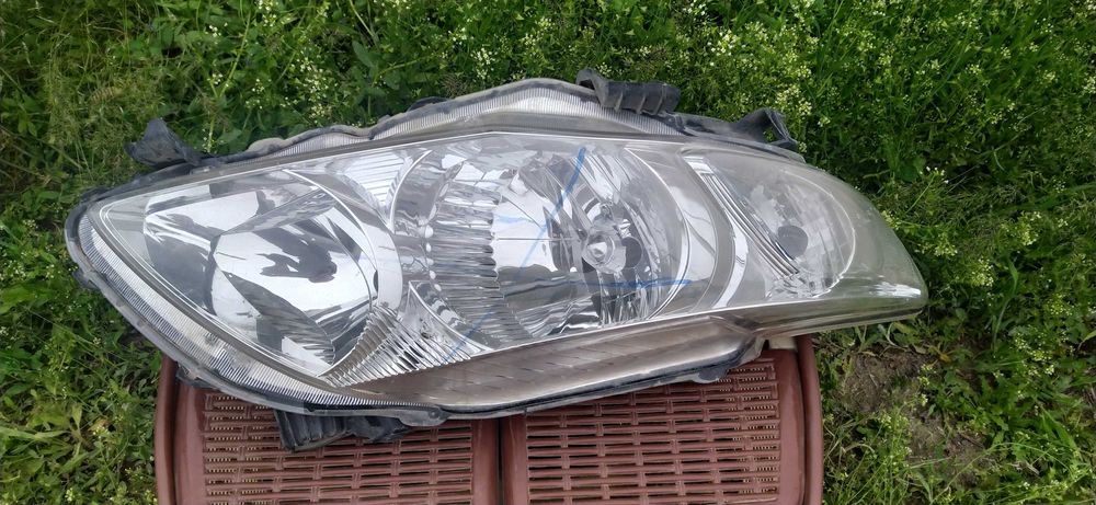 Блок Фара Toyota Corolla б/у