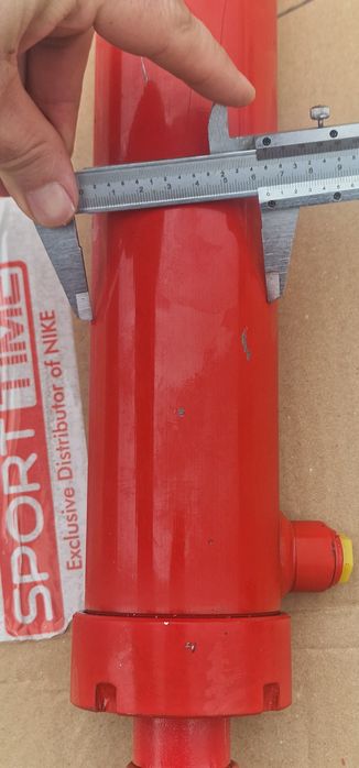 Cilindru hidraulic 570 mm strins tija  35 mm bolturi 30 mm Diametru de