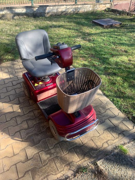 Скутер за трудноподвижни хора или инвалиди