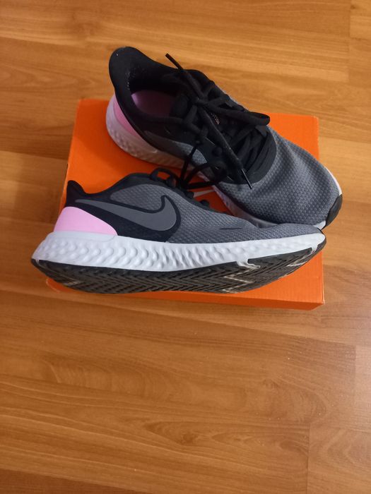 Дамски маратонки NIKE