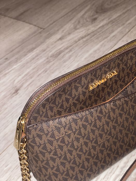 Сроооччноо продам