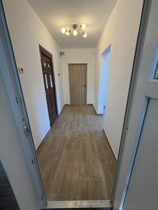 Vand casa cu teren