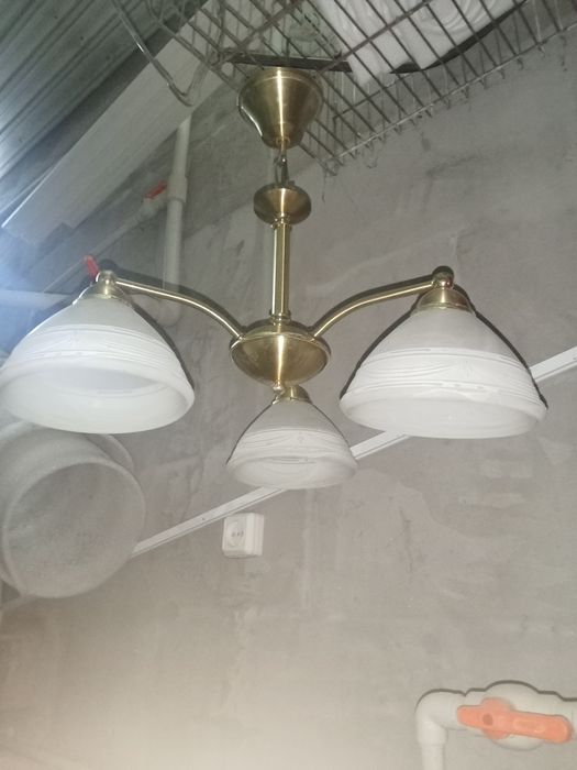 Продам люстру состояние хорошая