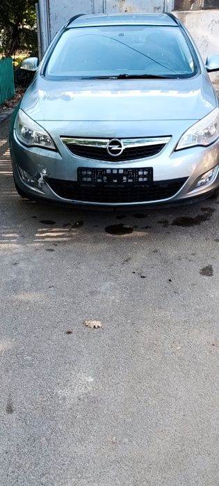 Vând Opel Astra J Sports Tourer | 2.0 CDTI | 160 CP | An 2011 | Stare foarte bună