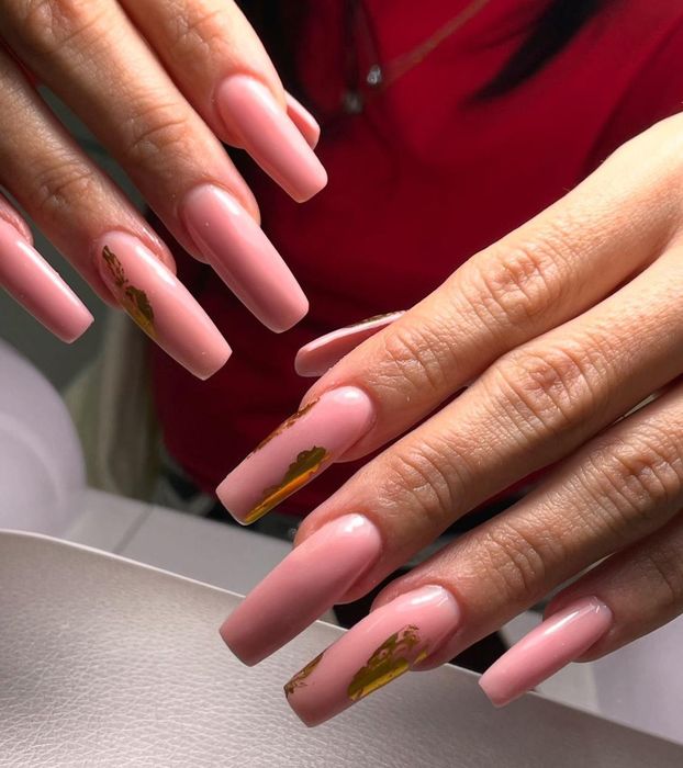 Наращивание ногтей и маникюр