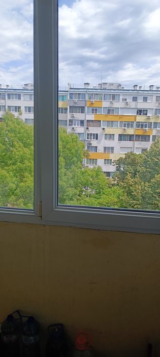 Директно от собственик, продава стандартен двустаен (голяма стая с тераса+спалня+кухня с тераса)ЗА РЕМОНТ