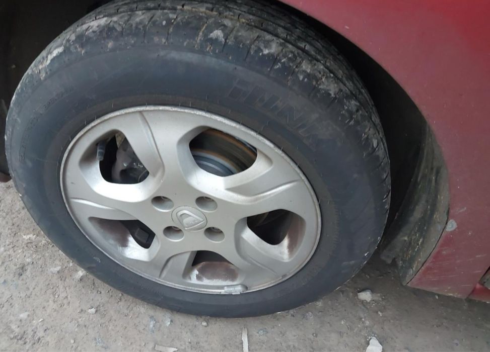 На части Dacia Logan AMBIANCE 898cc 90коня ръчка 120000км