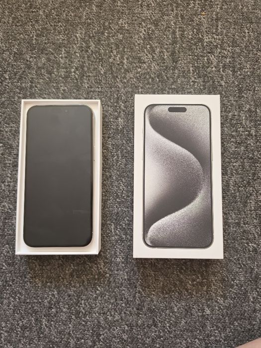iPhone 15 Pro Max + Apple Watch Series 10
