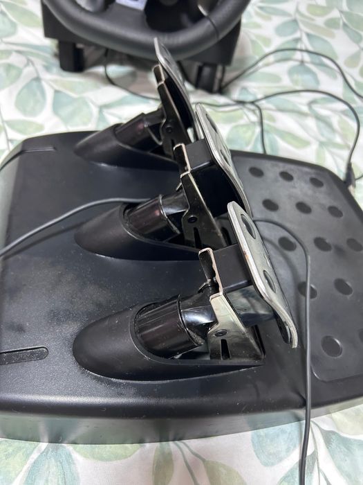 Se vinde volan Logitech G29 Force FeedBack