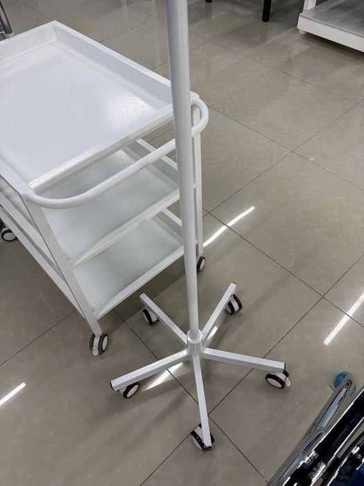 Медицинский штатив для капельницы