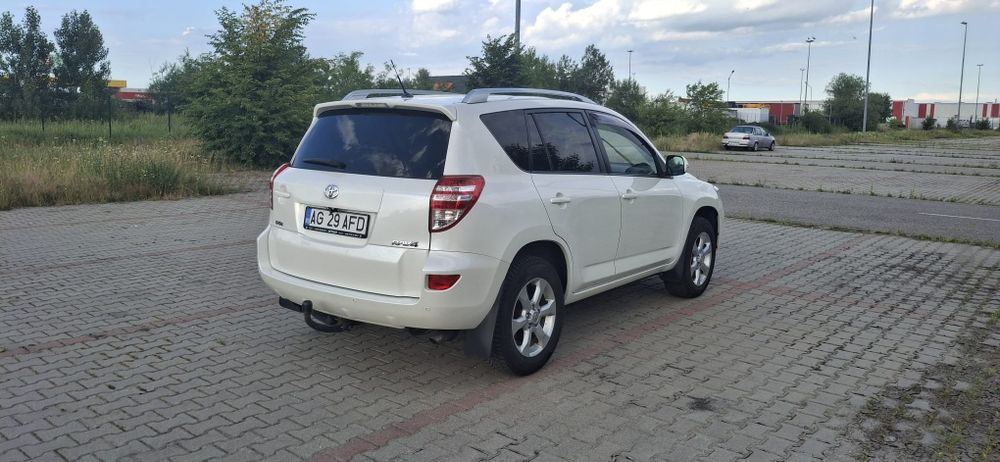 TOYOTA RAV4 2011 — imagine 3