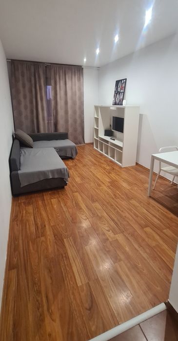 Proprietar inchiriez 2 camere Hotel Rin