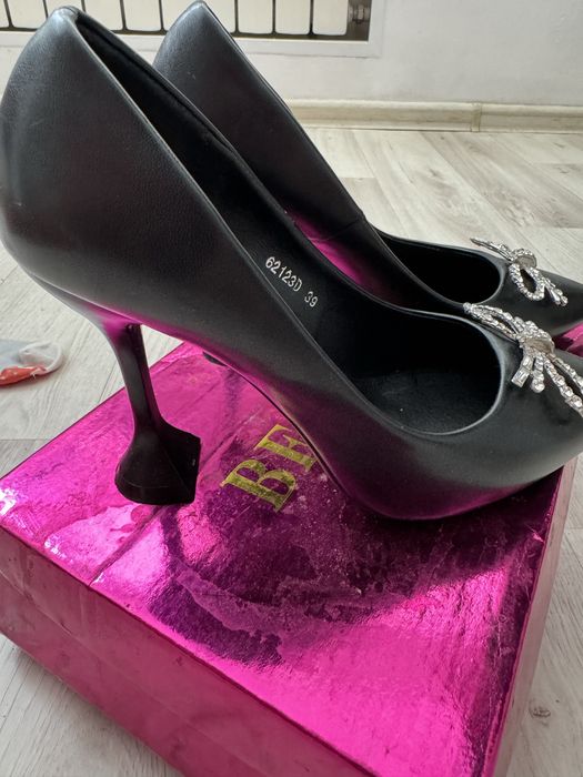 Туфли 39 размер высокие каблук