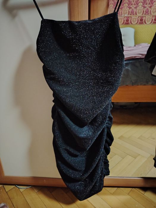 Малка черна рокля