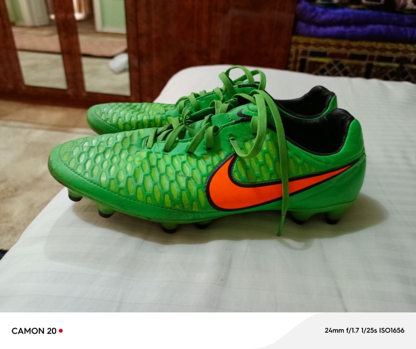 Футбольные бутсы