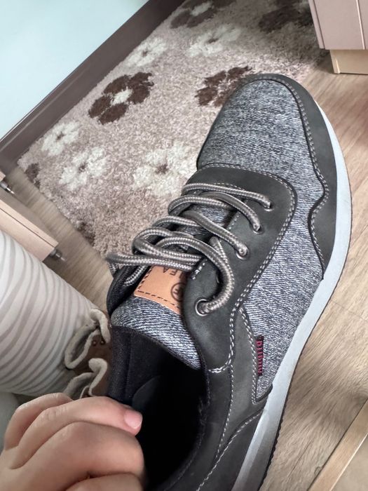 Мужские кроссовки