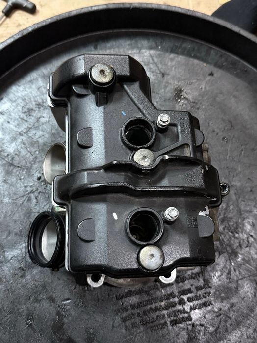 Aprilia RSV4 OEM Глава Преден Цилиндър
