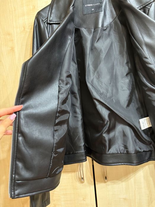 Черно кожено яке