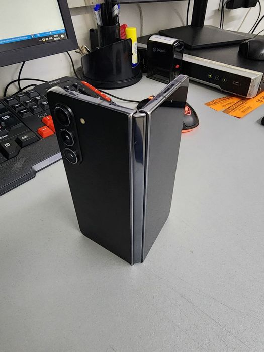 Samsung Galaxy Z Fold 5