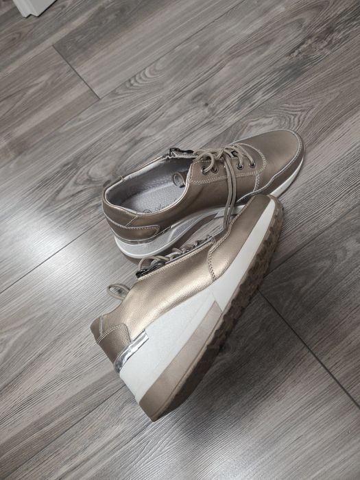 Дамски обувки от естествена кожа