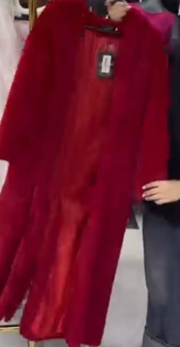 Шубы женские новые