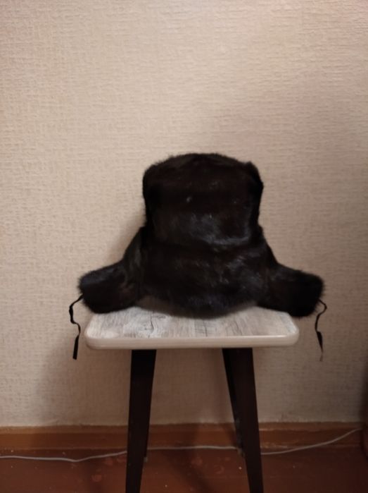 Норковая шапка (ушанка).