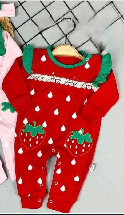 Слип клубничка на 3 мес